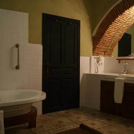 Casa Escobar & Jerez 4*